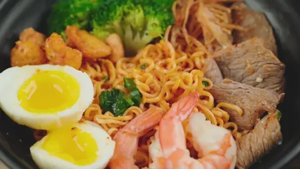 Cách Làm Mì Trộn Tóp Mỡ Trứng Lòng Đào Thơm Ngon Chuẩn Vị