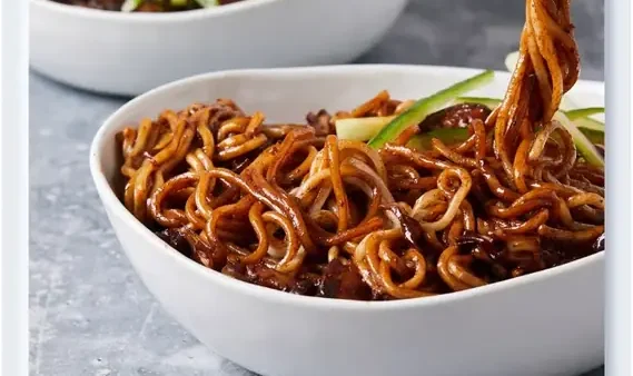 Mì Tương Đen Hàn Quốc Có Vị Gì? Vị Jajangmyeon Đậm Đà, Ngọt Nhẹ