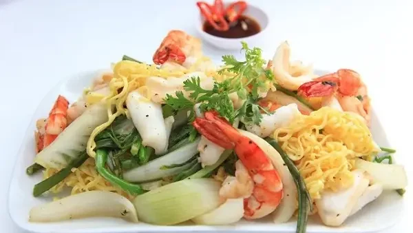 Tìm Quán Mì Xào Hải Sản Ngon Gần Đây: Địa Chỉ & Review Chi Tiết