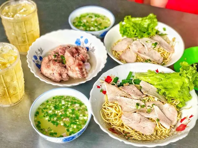 Mì Xí Mứng Tân Vạn: Khám Phá Hương Vị Gốc Hoa & Địa Chỉ Ăn Ngon Biên Hòa