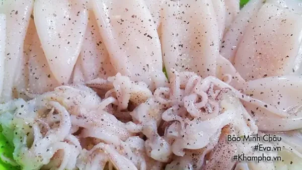 Cách Làm Mực Chiên Giòn Nguyên Con Thơm Ngon Chuẩn Vị Nhà Hàng