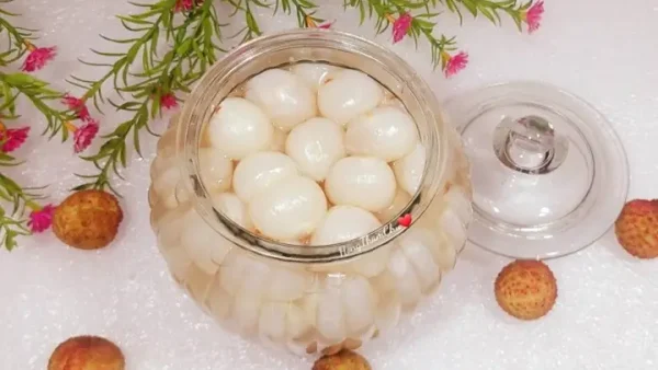 Cách Ngâm Vải Bằng Đường Phèn Để Làm Trà Vải Ngon, Giòn Và Bảo Quản Lâu Tại Nhà