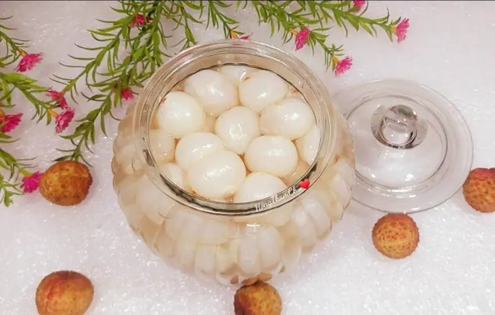 Cách Ngâm Vải Bằng Đường Phèn Để Làm Trà Vải Ngon, Giòn Và Bảo Quản Lâu Tại Nhà Cách Ngâm Vải Bằng Đường Phèn Để Làm Trà Vải Ngon, Giòn Và Bảo Quản Lâu Tại Nhà
