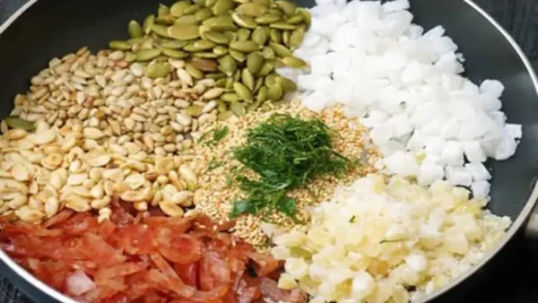 Nhân Bánh Trung Thu Thập Cẩm Gồm Những Gì? Khám Phá Thành Phần Truyền Thống & Hiện Đại