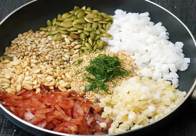 Nhân Bánh Trung Thu Thập Cẩm Gồm Những Gì? Khám Phá Thành Phần Truyền Thống & Hiện Đại Nhân Bánh Trung Thu Thập Cẩm Gồm Những Gì? Khám Phá Thành Phần Truyền Thống & Hiện Đại