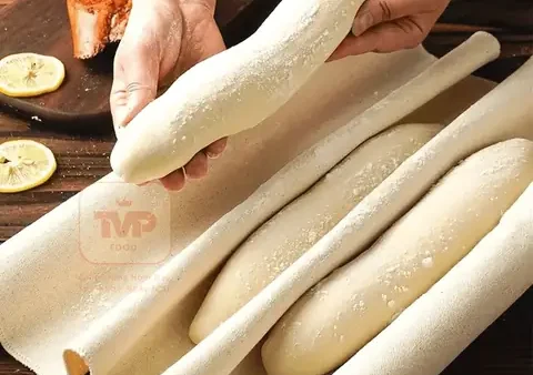 Nhào Bột Mì: Nước Nóng Hay Lạnh Tốt Hơn Cho Bánh?