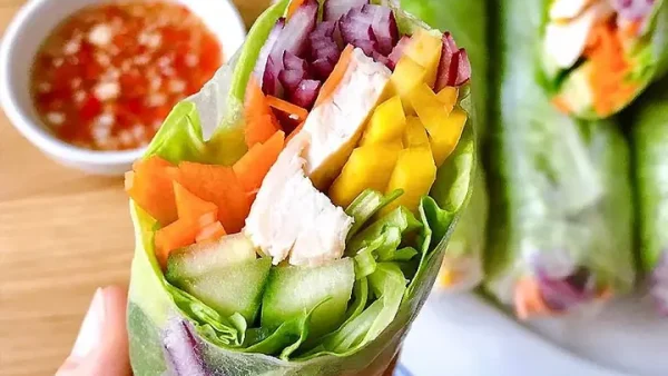Cách Làm Nước Chấm Gỏi Cuốn Chay Ngon Chuẩn Vị: 5 Công Thức Đậu Phộng, Tương Đen, Dừa… Kèm Mẹo Pha Không Bị Tách Lớp