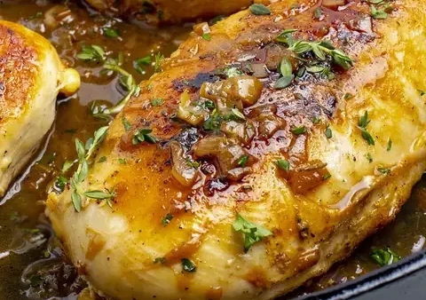 Bí Quyết Làm Gà Áp Chảo Ngon Mềm, Vàng Giòn Chuẩn Vị Nhà Hàng