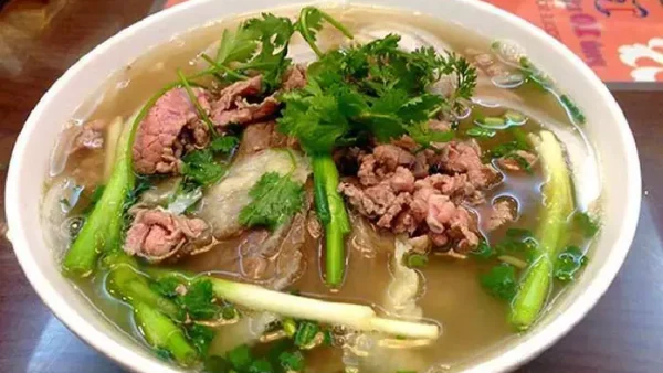 Top Quán Phở Bò Ngon Chuẩn Vị Hà Nội: Review & Địa Chỉ Đáng Thử Nhất