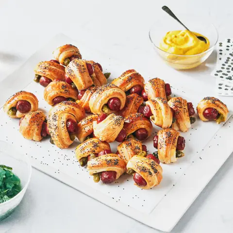 Công Thức Làm Pigs In A Blanket Thơm Ngon, Giòn Tan Tại Nhà