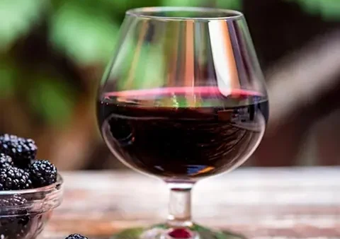 Rượu Dâu Tằm Đà Lạt: Hướng Dẫn Chọn Mua, Cách Làm Và Công Dụng Bổ Dưỡng