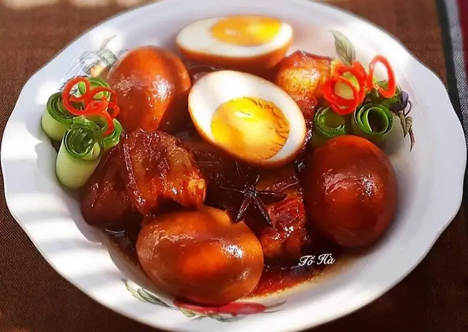 Thịt Kho Trứng Tiếng Anh Là Gì? Tên Gọi & Cách Diễn Đạt Chuẩn Xác Thịt Kho Trứng Tiếng Anh Là Gì? Tên Gọi & Cách Diễn Đạt Chuẩn Xác