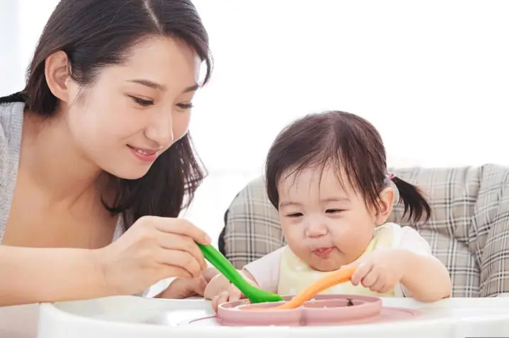 Thực Đơn Ăn Cơm Cho Bé 1 Tuổi: Gợi Ý Bữa Ăn Đủ Chất, Bé Tăng Cân Khỏe Mạnh Thực Đơn Ăn Cơm Cho Bé 1 Tuổi: Gợi Ý Bữa Ăn Đủ Chất, Bé Tăng Cân Khỏe Mạnh