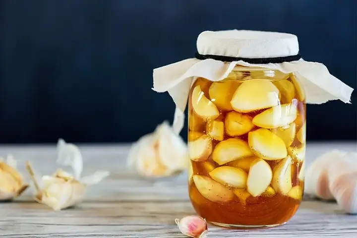 Tỏi Ngâm Giấm Để Được Bao Lâu? Hướng Dẫn Bảo Quản & Thời Gian Sử Dụng Tỏi Ngâm Giấm Để Được Bao Lâu? Hướng Dẫn Bảo Quản & Thời Gian Sử Dụng
