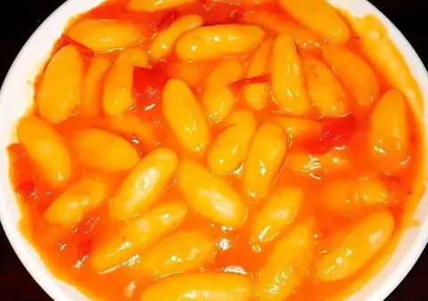 Tokbokki Làm Từ Bột Gì? Khám Phá Nguyên Liệu Làm Bánh Gạo Chuẩn Vị Hàn Quốc