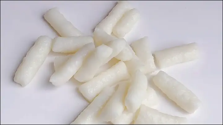 Tokbokki Làm Từ Bột Gì? Khám Phá Nguyên Liệu Làm Bánh Gạo Chuẩn Vị Hàn Quốc Tokbokki Làm Từ Bột Gì? Khám Phá Nguyên Liệu Làm Bánh Gạo Chuẩn Vị Hàn Quốc