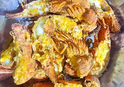 Cách Làm Tôm Mũ Ni Cháy Tỏi Ngon Chuẩn Vị Nhà Hàng Tại Nhà