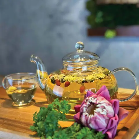 Trà Hoa Cúc Kỷ Tử: Tác Dụng, Cách Pha & Lưu Ý Giúp Thanh Nhiệt, An Thần