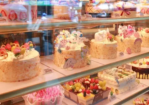 20+ Mẫu Bánh Kem Bắp Đẹp & Cách Trang Trí Sáng Tạo Cho Mọi Dịp