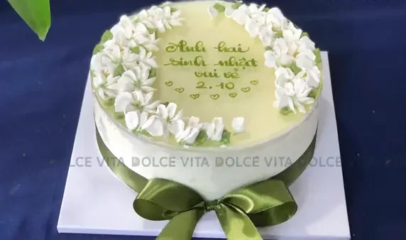 Hướng Dẫn Trang Trí Bánh Mousse Sinh Nhật Đẹp Mắt: Ý Tưởng & Kỹ Thuật Đơn Giản