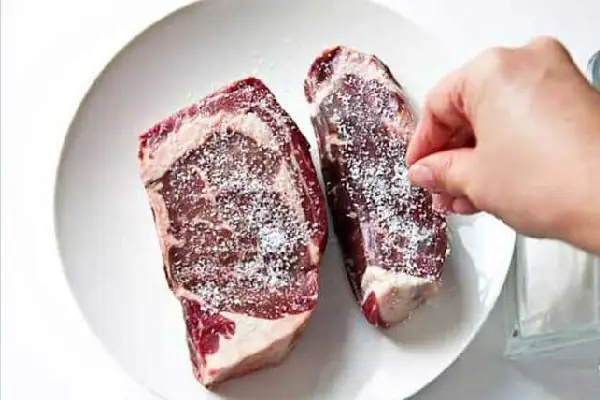 Cách Ướp Thịt Bò Bít Tết Mềm Ngon, Thấm Vị Chuẩn Nhà Hàng Tại Nhà Cách Ướp Thịt Bò Bít Tết Mềm Ngon, Thấm Vị Chuẩn Nhà Hàng Tại Nhà