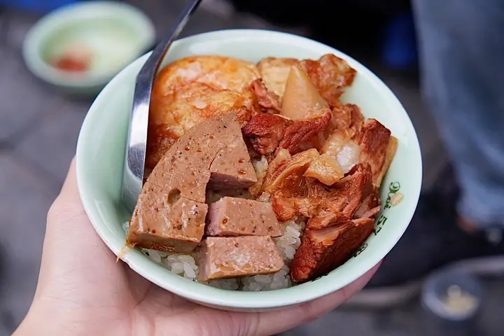 Top 17 Quán Xôi Thịt Kho Tàu Hà Nội Ngon Chuẩn Vị & Cách Làm Tại Nhà Top 17 Quán Xôi Thịt Kho Tàu Hà Nội Ngon Chuẩn Vị & Cách Làm Tại Nhà
