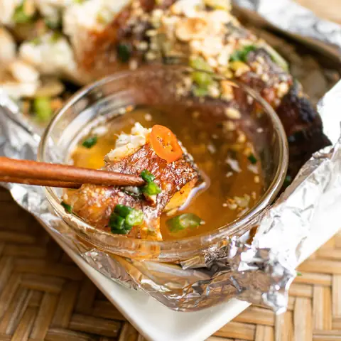 Cách Làm Cá Quả Nướng Muối Ớt Tại Nhà: Thịt Mềm, Da Giòn