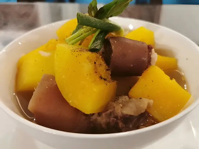 Cách Nấu Đuôi Bò Um Cà Rốt Mềm Thơm, Nước Dùng Đậm Vị Cách Nấu Đuôi Bò Um Cà Rốt Mềm Thơm, Nước Dùng Đậm Vị