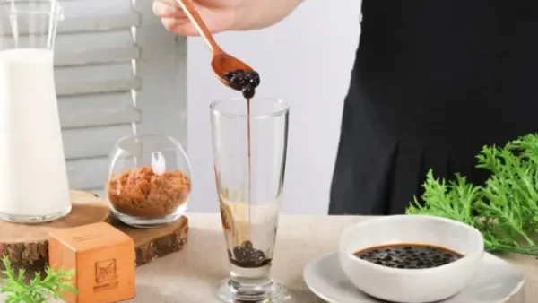 Cách Nấu Đường Đen Không Bị Đông: Công Thức Siro Mượt Khi Nguội
