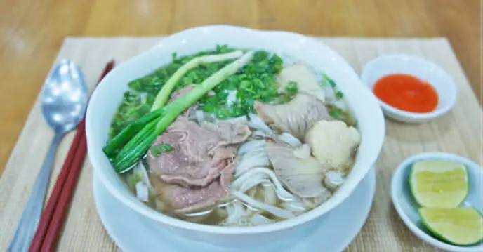 Cách Nấu Phở Sườn Bò Thơm Ngon, Nước Dùng Trong Vèo Và Thịt Mềm