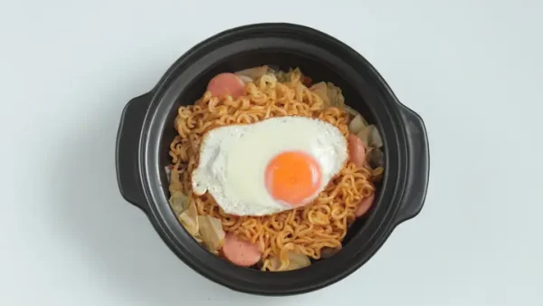 Cách Nấu Ramen Hàn Quốc (mì Ramyun) Tại Nhà: Nước Dùng Đậm, Topping Hấp Dẫn