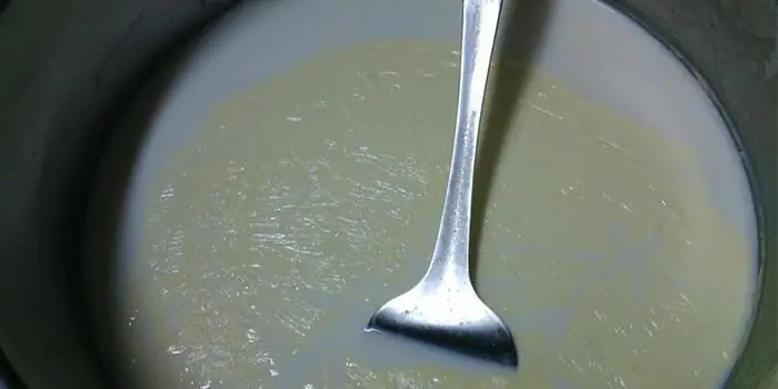 Cách Nấu Sữa Bò Tươi Tại Nhà: Chọn Sữa, Đun Và Bảo Quản Đúng Cách Cách Nấu Sữa Bò Tươi Tại Nhà: Chọn Sữa, Đun Và Bảo Quản Đúng Cách