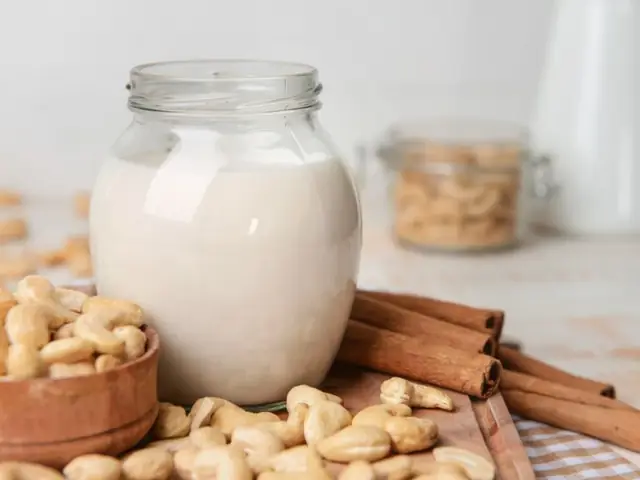 Cách Nấu Sữa Óc Chó Cho Bà Bầu Thơm Béo, Dễ Làm Tại Nhà Cách Nấu Sữa Óc Chó Cho Bà Bầu Thơm Béo, Dễ Làm Tại Nhà