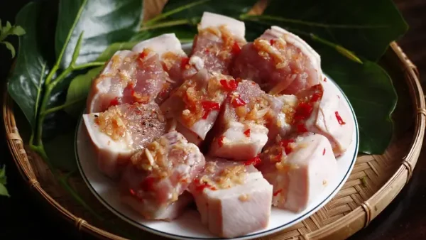 Cách Nấu Thịt Kho Tàu Miền Tây: Mềm Rục, Nước Mỡ Trong, Màu Nâu Đẹp