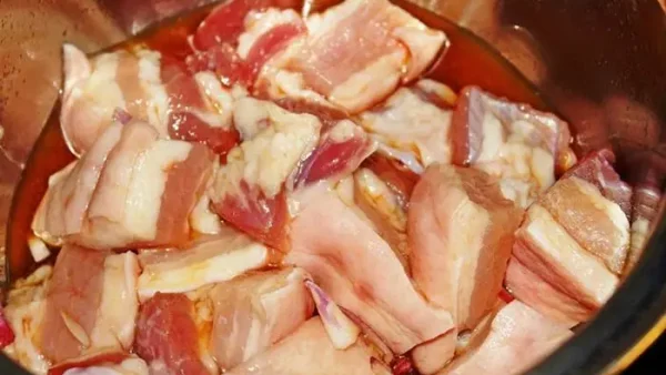 Cách Nấu Thịt Lợn Nhừ Hầm Mềm Thơm, Đậm Đà Dễ Làm