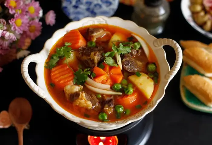 Cách Nấu Thịt Kho Ngon Đậm Đà: Công Thức Đơn Giản, Thơm Mềm Ăn Tốn Cơm Cách Nấu Thịt Kho Ngon Đậm Đà: Công Thức Đơn Giản, Thơm Mềm Ăn Tốn Cơm