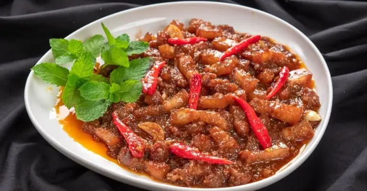 Cách Nấu Thịt Kho Ngon Đậm Đà: Công Thức Đơn Giản, Thơm Mềm Ăn Tốn Cơm Cách Nấu Thịt Kho Ngon Đậm Đà: Công Thức Đơn Giản, Thơm Mềm Ăn Tốn Cơm