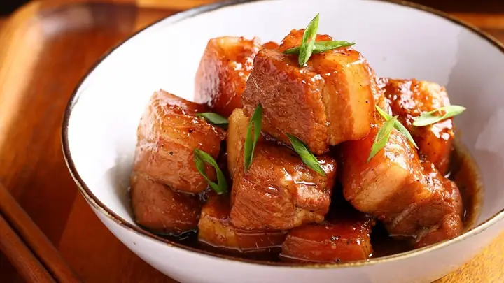 Cách Nấu Thịt Kho Ngon Đậm Đà: Công Thức Đơn Giản, Thơm Mềm Ăn Tốn Cơm Cách Nấu Thịt Kho Ngon Đậm Đà: Công Thức Đơn Giản, Thơm Mềm Ăn Tốn Cơm