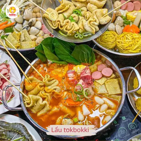 Cách Nấu Lẩu Tokbokki Hải Sản Chuẩn Vị Hàn Quốc: Công Thức Sốt Vàng, Bí Quyết Bánh Dai Hải Sản Tươi Không Tanh Cách Nấu Lẩu Tokbokki Hải Sản Chuẩn Vị Hàn Quốc: Công Thức Sốt Vàng, Bí Quyết Bánh Dai Hải Sản Tươi Không Tanh