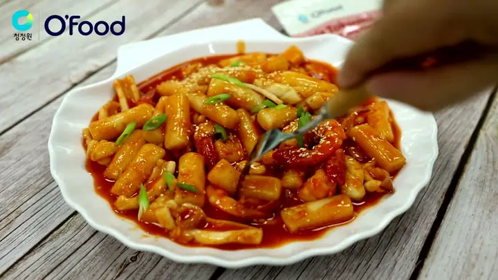 Cách Nấu Lẩu Tokbokki Hải Sản Chuẩn Vị Hàn Quốc: Công Thức Sốt Vàng, Bí Quyết Bánh Dai Hải Sản Tươi Không Tanh Cách Nấu Lẩu Tokbokki Hải Sản Chuẩn Vị Hàn Quốc: Công Thức Sốt Vàng, Bí Quyết Bánh Dai Hải Sản Tươi Không Tanh