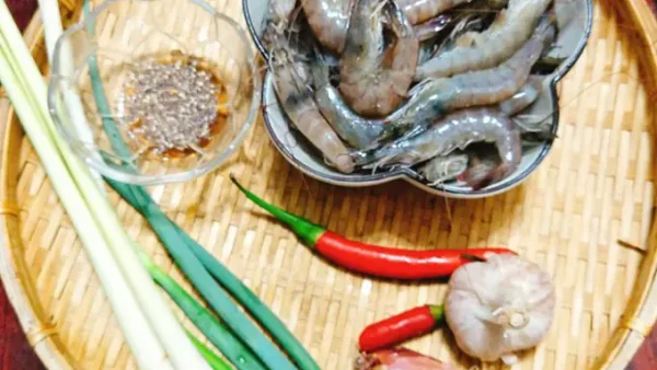 Cách Làm Tôm Rang Mặn Ngọt Vàng Óng, Giòn Thấm Vị Chuẩn Vị Nhà Hàng + 3 Biến Thể Dễ Làm