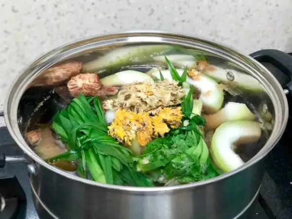 Cách Nấu Trà Bí Đao Hoa Cúc (nước Sâm) Mát Lịm, Thanh Nhiệt Chuẩn Vị Quán Tại Nhà Cách Nấu Trà Bí Đao Hoa Cúc (nước Sâm) Mát Lịm, Thanh Nhiệt Chuẩn Vị Quán Tại Nhà