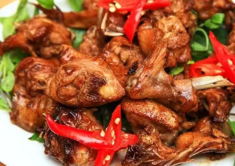 Cách Nấu Vịt Mặn Ngọt Kiểu Rim: Nước Sốt Đậm Vị, Dễ Ăn Cơm