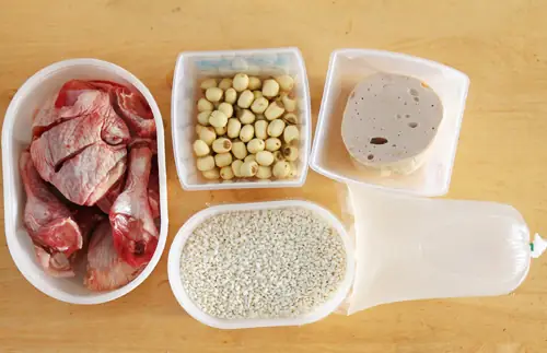 Cách Nấu Xôi Gà Hạt Sen Dẻo Thơm Chuẩn Vị: 2 Cách Làm Gà Chiên & Gà Xào, Mẹo Nếp Không Khô Cách Nấu Xôi Gà Hạt Sen Dẻo Thơm Chuẩn Vị: 2 Cách Làm Gà Chiên & Gà Xào, Mẹo Nếp Không Khô