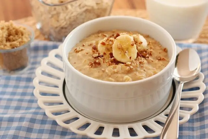 Cách Nấu Yến Mạch Với Chuối: 2 Kiểu Cháo Mịn & Bánh Healthy Ngon, Nhanh 10 Phút