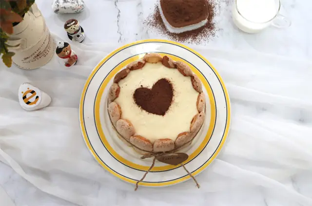 Hướng Dẫn Cách Trang Trí Bánh Tiramisu Đẹp, Đơn Giản Tại Nhà: 7 Ý Tưởng + Kỹ Thuật Cơ Bản Hướng Dẫn Cách Trang Trí Bánh Tiramisu Đẹp, Đơn Giản Tại Nhà: 7 Ý Tưởng + Kỹ Thuật Cơ Bản