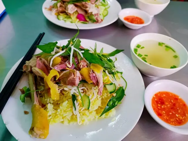 Cách Làm Cơm Gà Xé Phú Yên Dẻo Thơm, Gà Dai, Nước Chấm Chuẩn Vị Cách Làm Cơm Gà Xé Phú Yên Dẻo Thơm, Gà Dai, Nước Chấm Chuẩn Vị