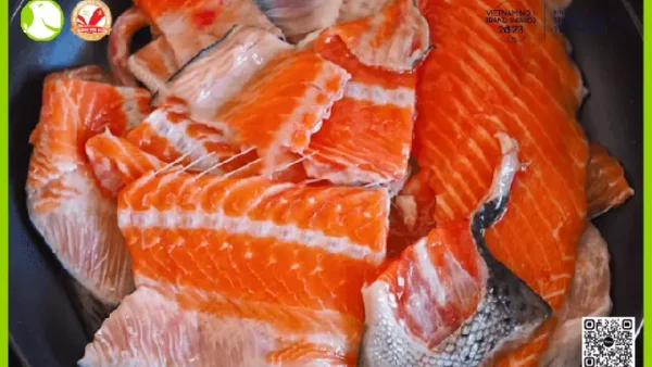Cách Nấu Canh Chua Xương Cá Hồi Tại Nhà: Vị Thanh, Không Tanh